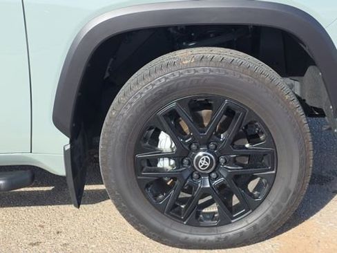 Used 2025 Toyota Tundra Limited image 32