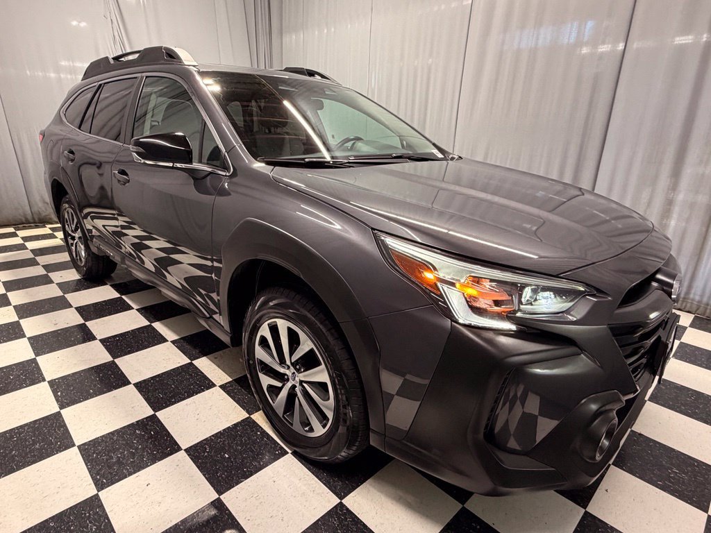 Used 2024 Subaru Outback Premium AWD/4WD image 3