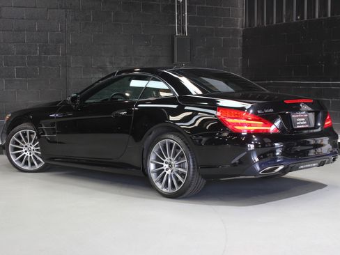 Used 2017 Mercedes-Benz SL 550 image 11
