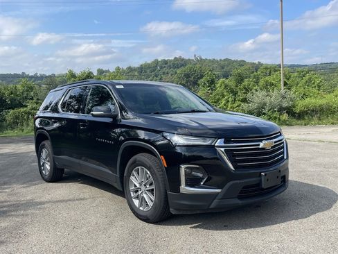 Certified 2023 Chevrolet Traverse LT image 1