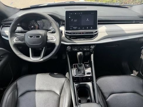Used 2025 Jeep Compass Limited AWD/4WD image 9