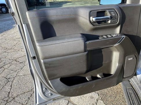 Certified 2022 GMC Sierra 1500 AT4 w/ AT4 Premium Package image 18