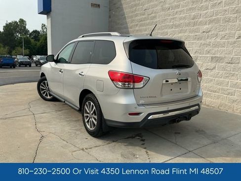 Used 2014 Nissan Pathfinder SV AWD/4WD image 8