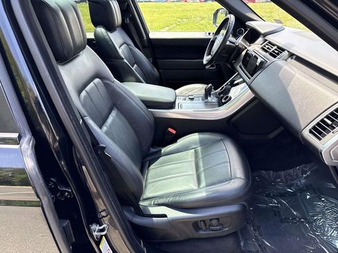 Used 2019 Land Rover Range Rover Sport SE AWD/4WD image 8