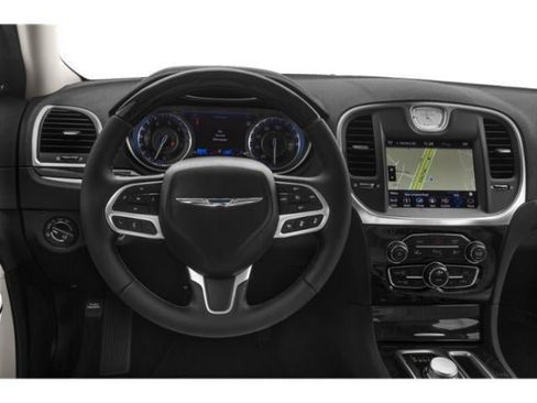Used 2019 Chrysler 300 Touring w/ Sport Appearance Package image 7