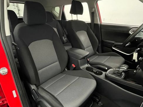 Used 2022 Kia Soul LX FWD image 30