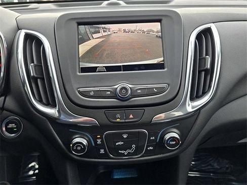 Used 2023 Chevrolet Equinox LT image 38