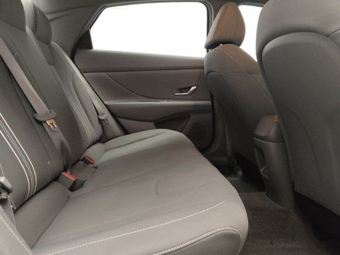 Used 2024 Hyundai Elantra SEL FWD image 19