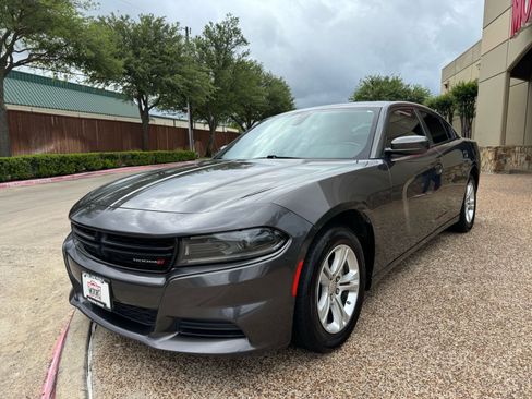 Used 2022 Dodge Charger SXT w/ Leather Interior Group image 5
