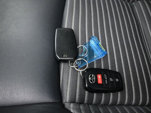 Used 2023 Toyota Corolla Cross XSE w/ Convenience Package image 49