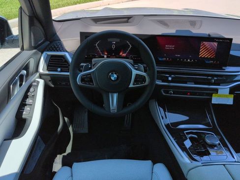 New 2026 BMW X5 xDrive40i w/ M Sport Package AWD/4WD image 16
