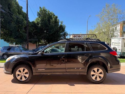 Used 2011 Subaru Outback 3.6R Limited image 5