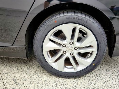 Used 2018 Honda Accord LX image 9