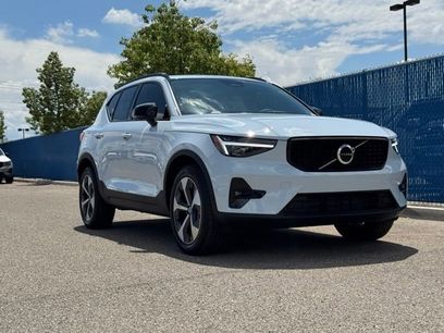 New 2026 Volvo XC40 B5 Plus w/ Protection Package Premier