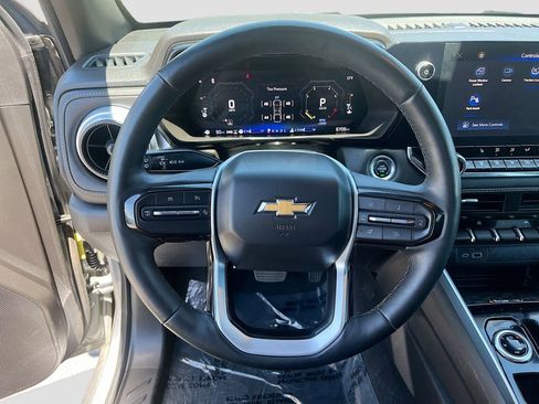 Used 2025 Chevrolet Colorado LT w/ LT Convenience Package AWD/4WD image 11