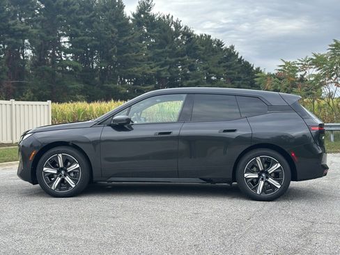 New 2026 BMW iX xDrive45 image 4