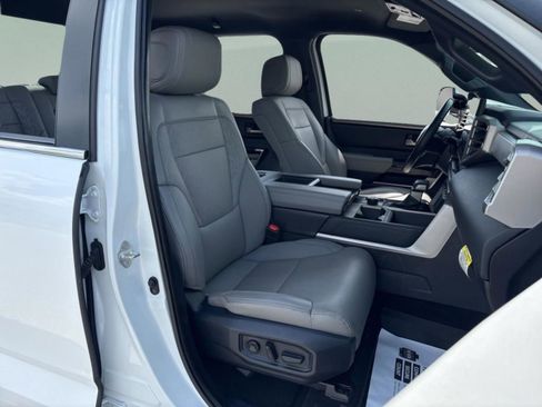 Used 2025 Toyota Tundra Limited image 41