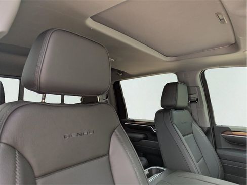 New 2025 GMC Sierra 2500 Denali w/ Denali Reserve Package image 35