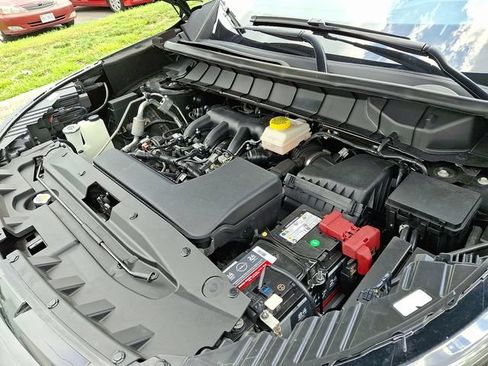 Used 2023 Nissan Pathfinder S AWD/4WD image 26