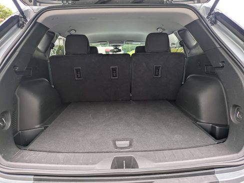 Used 2025 Chevrolet Blazer LT FWD image 29