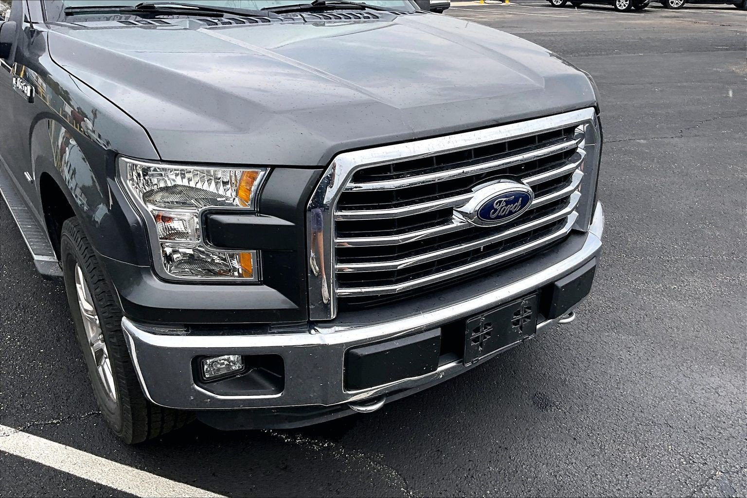 Used 2016 Ford F150 XLT w/ Equipment Group 302A Luxury AWD/4WD image 4