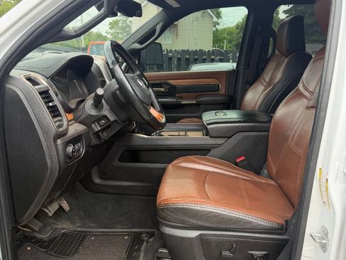 Used 2023 RAM 3500 Limited AWD/4WD image 3