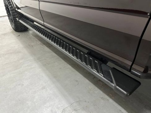 Used 2018 Ford F150 XLT w/ Equipment Group 302A Luxury AWD/4WD image 17