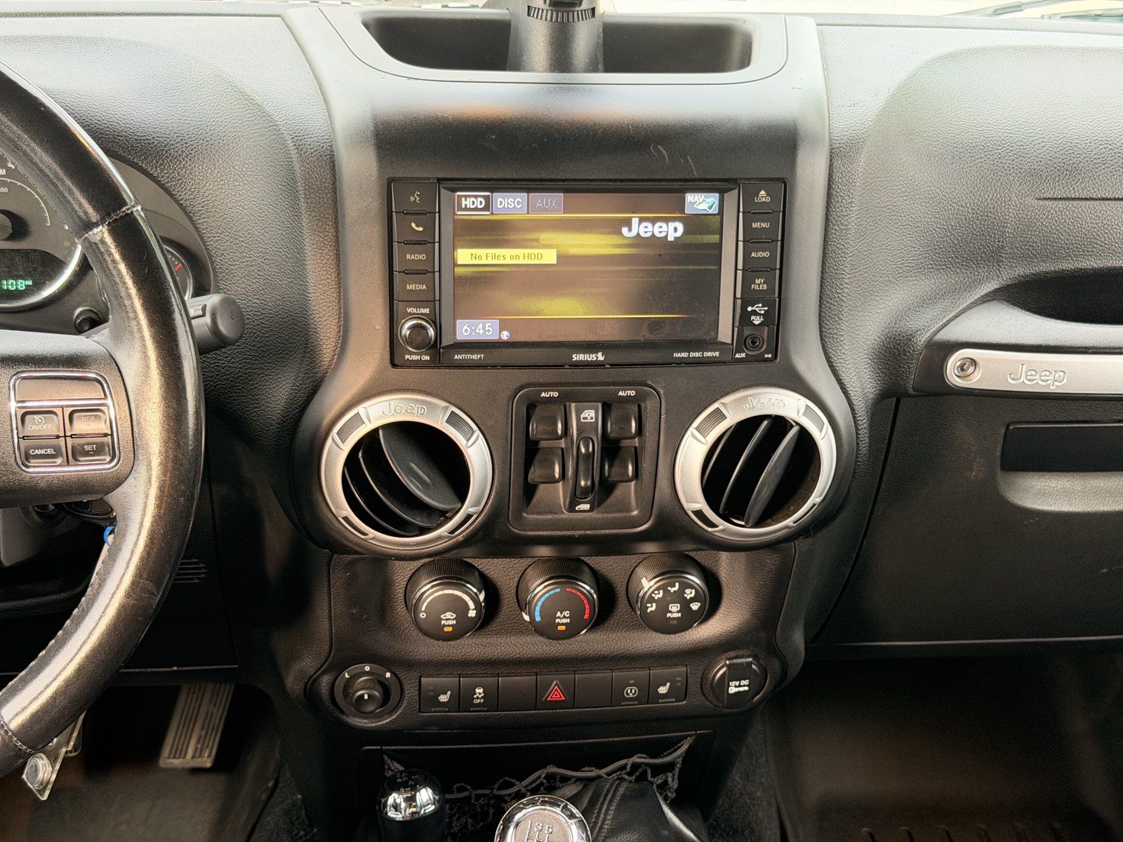 Used 2015 Jeep Wrangler Unlimited Sahara w/ Dual Top Group AWD/4WD image 29