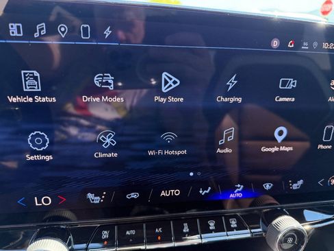 Used 2024 Chevrolet Blazer EV LT AWD/4WD image 39