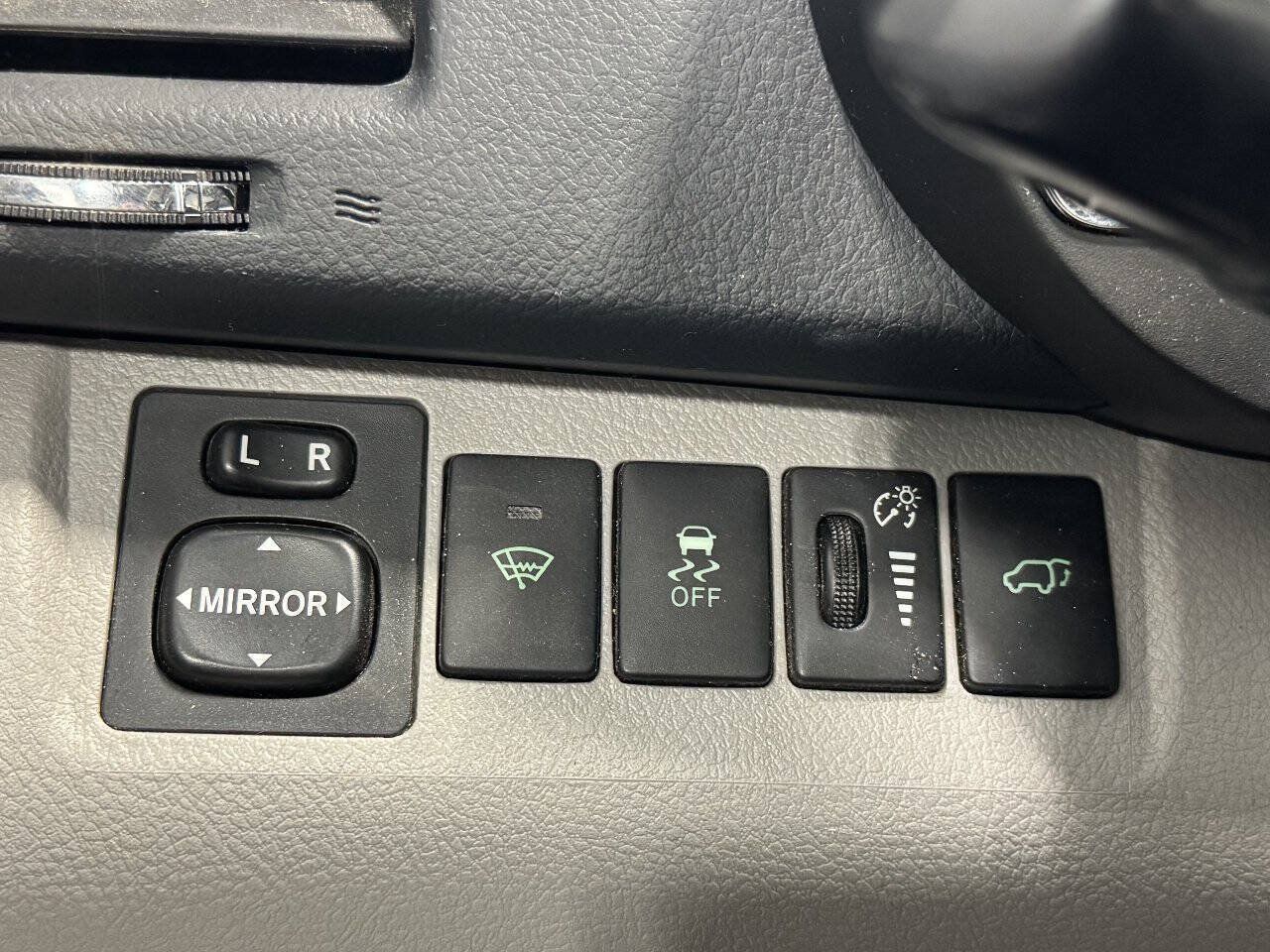 Used 2013 Toyota Highlander Limited AWD/4WD image 27