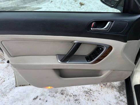 Used 2007 Subaru Outback 2.5i Limited image 9