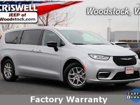 Used 2024 Chrysler Pacifica Touring-L image 1