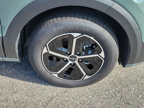 Certified 2025 Kia Niro EX FWD image 40