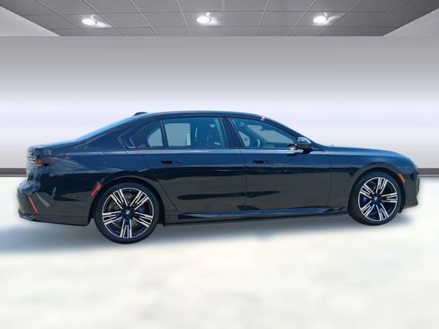 New 2026 BMW 750e xDrive w/ Executive Package image 17