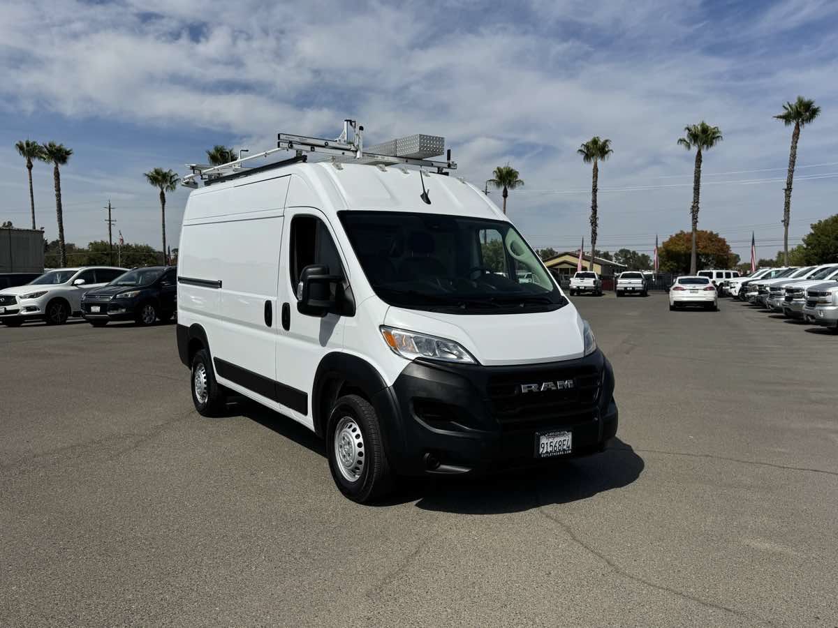 Used 2025 RAM ProMaster 2500 FWD image 3