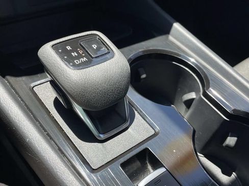 Used 2024 Nissan Rogue SV FWD image 31