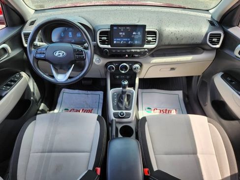 Used 2024 Hyundai Venue SEL FWD image 16