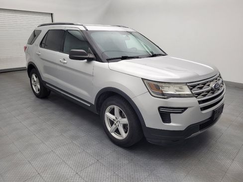 Used 2018 Ford Explorer XLT FWD image 11