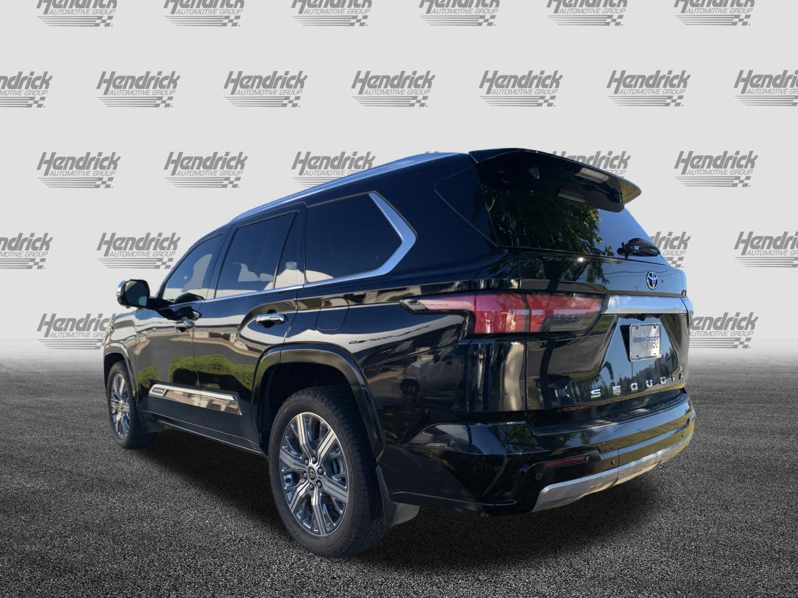 Used 2024 Toyota Sequoia Capstone AWD/4WD image 8