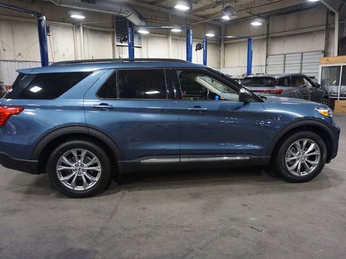 Used 2020 Ford Explorer XLT w/ Equipment Group 202A image 24