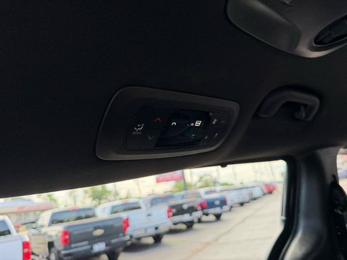 Used 2025 Chrysler Pacifica Select FWD image 27