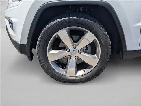 Used 2014 Jeep Grand Cherokee Limited AWD/4WD image 24