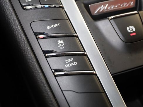 Used 2021 Porsche Macan S image 35