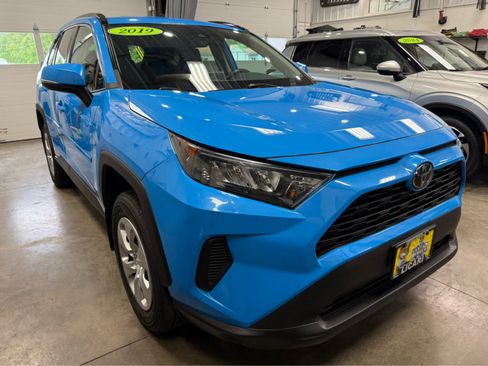 Used 2019 Toyota RAV4 LE w/ All Weather Liner Package AWD/4WD image 3