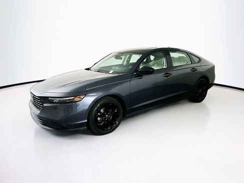 Used 2025 Honda Accord SE image 4