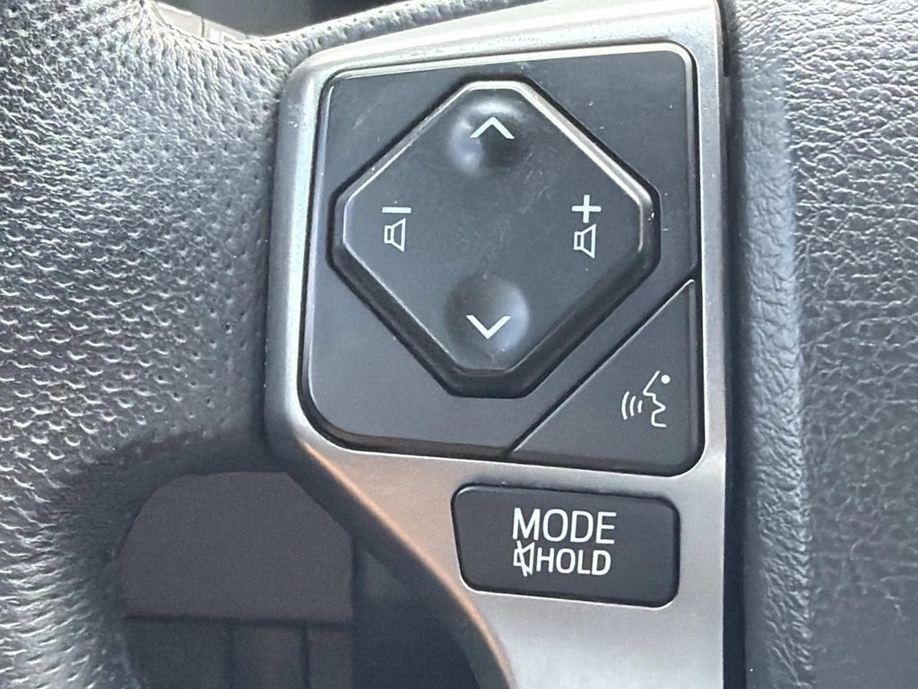 Used 2023 Toyota Tacoma SR5 AWD/4WD image 18