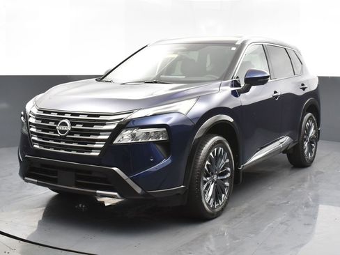 Used 2025 Nissan Rogue Platinum w/ Tech Package image 26