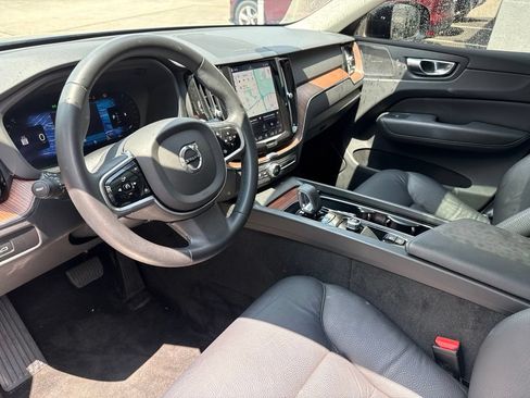 Used 2023 Volvo XC60 B5 Plus w/ Protection Package Premier AWD/4WD image 9