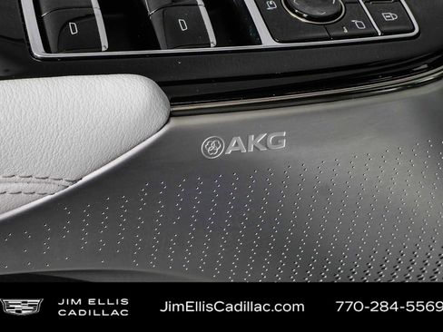 Used 2025 Cadillac Lyriq Luxury AWD/4WD image 7