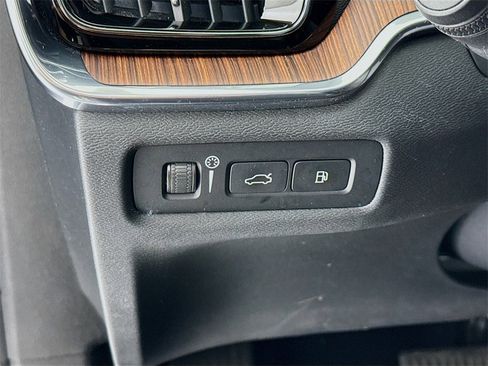 Used 2022 Volvo S60 T8 R-Design Expression w/ Premium Package image 13